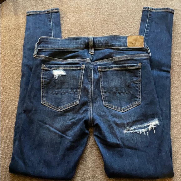 size 2 American Eagle jeans - Picture 2 of 3